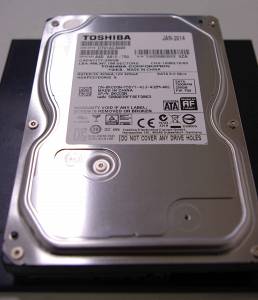 DELL Optiplex790から取り出した「TOSHIBA DT01ACA025　250GB」の画像 